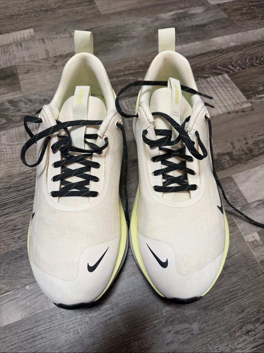 Nike Women’s Cream & Black Gore-Tex Running Sneakers